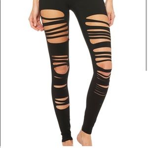 ALO Yoga Extreme Ripped Warrior Legging
